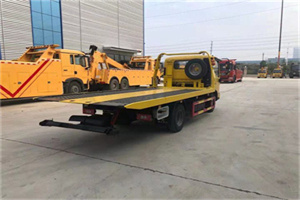 武平非事故拖车